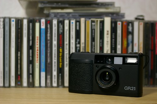 RICOH GR21